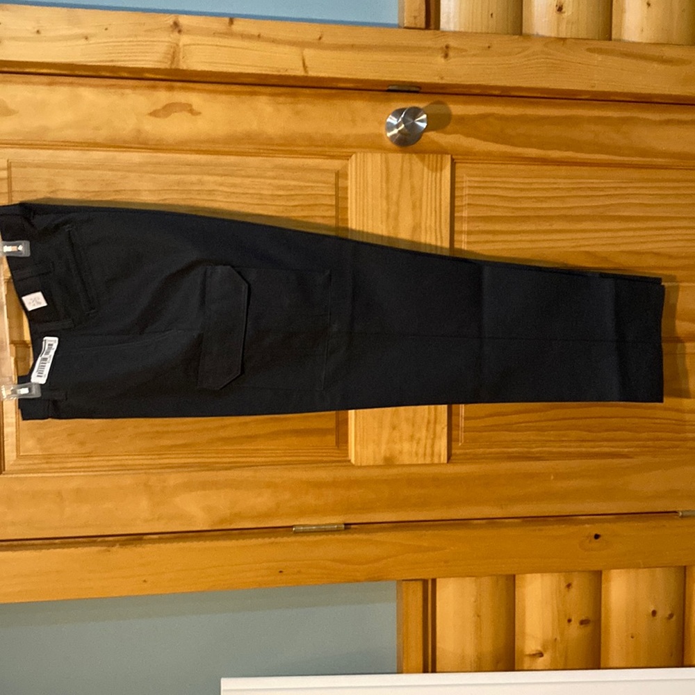 Cintas men’s navy 32x34 comfort flex cargo pants, two pairs.